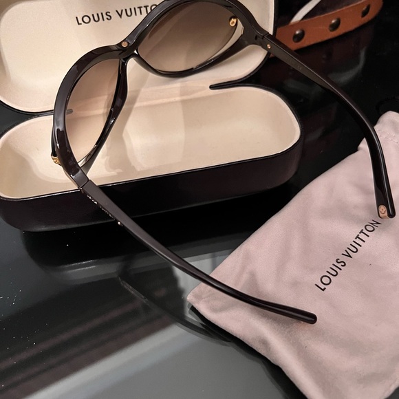 Louis Vuitton sunglasses brown with case - Picture 5 of 7